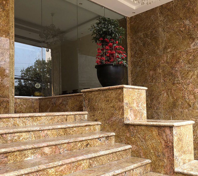 Tại sao nên ốp đá bậc tam cấp